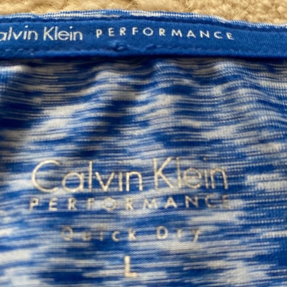 Calvin Klein Performance tee. Size L. Quick dry. Blue. Peekaboo back. - Picture 12 of 13